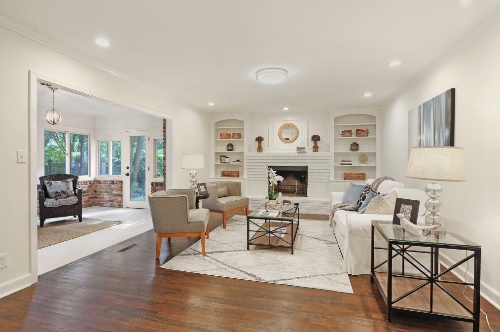 1040 Carter Dr, Atlanta GA  30319-1052 exterior