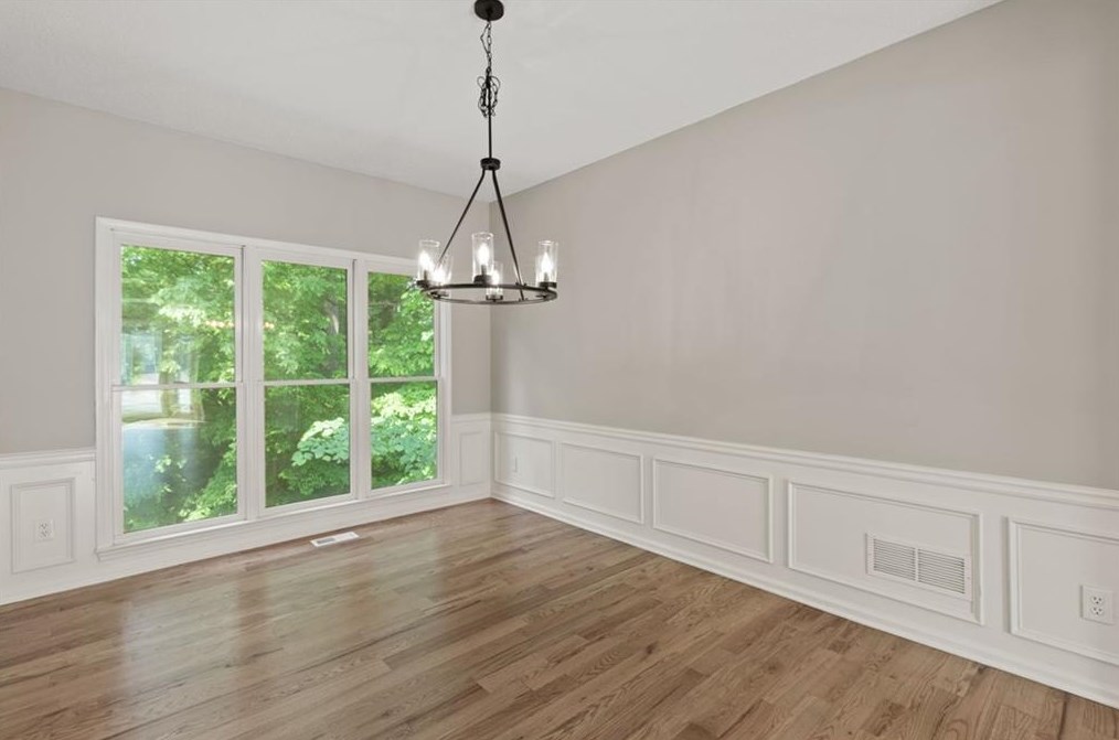 11115 Glenbarr Dr, Duluth GA 30097-7898 exterior