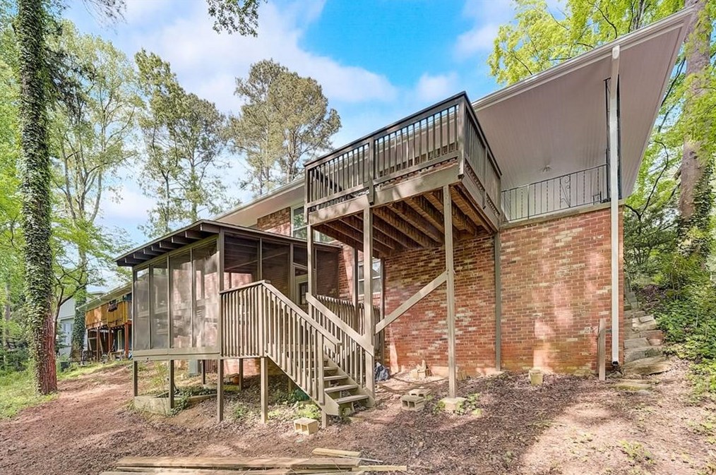 2493 Woodacres Rd, Atlanta GA  30345-1643 exterior