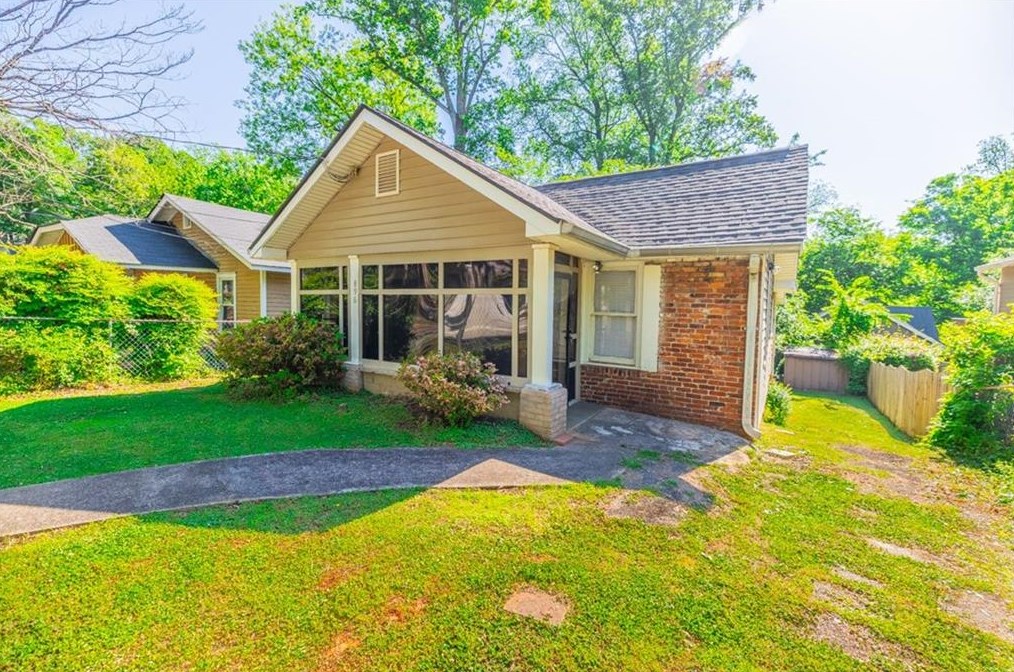 896 Marion Ave, Atlanta GA  30312-3656 exterior
