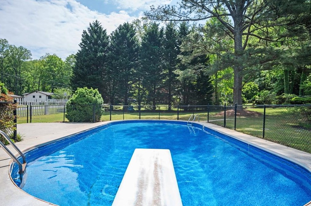 3811 White Hvn Dr, Smyrna GA 30082-3635 exterior