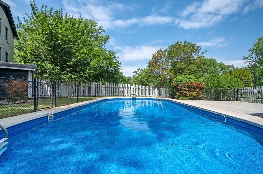 3811 White Hvn Dr, Smyrna GA 30082-3635 exterior