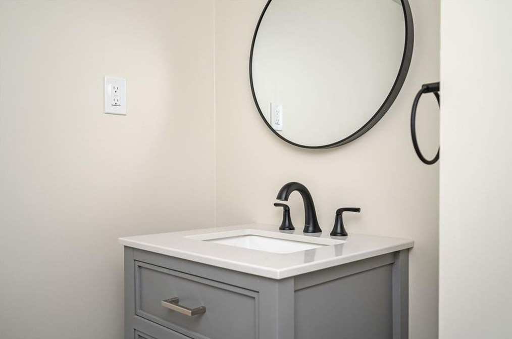 3811 White Hvn Dr, Smyrna GA 30082-3635 exterior