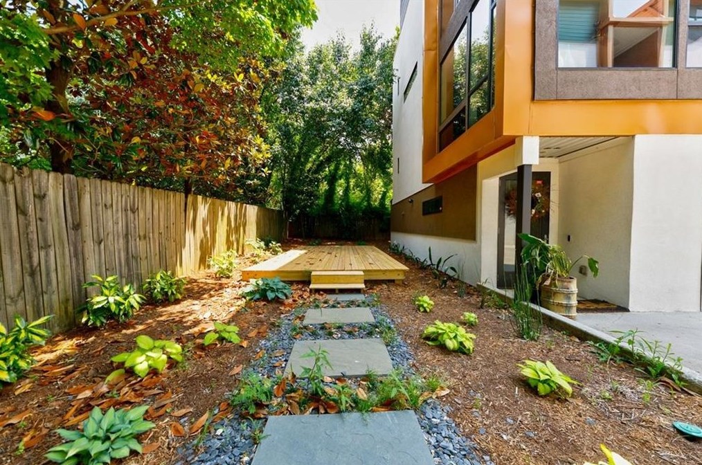 972 Dekalb Ave, Atlanta GA  30307-2574 exterior