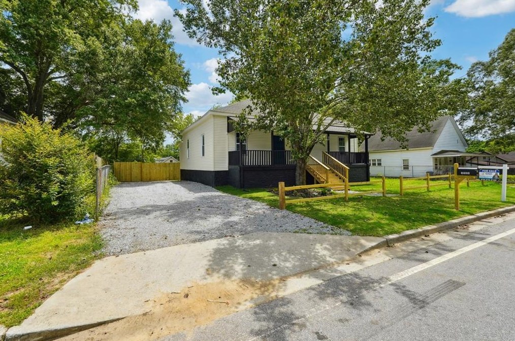 1589 Broad St, Conyers GA  30012-3706 exterior