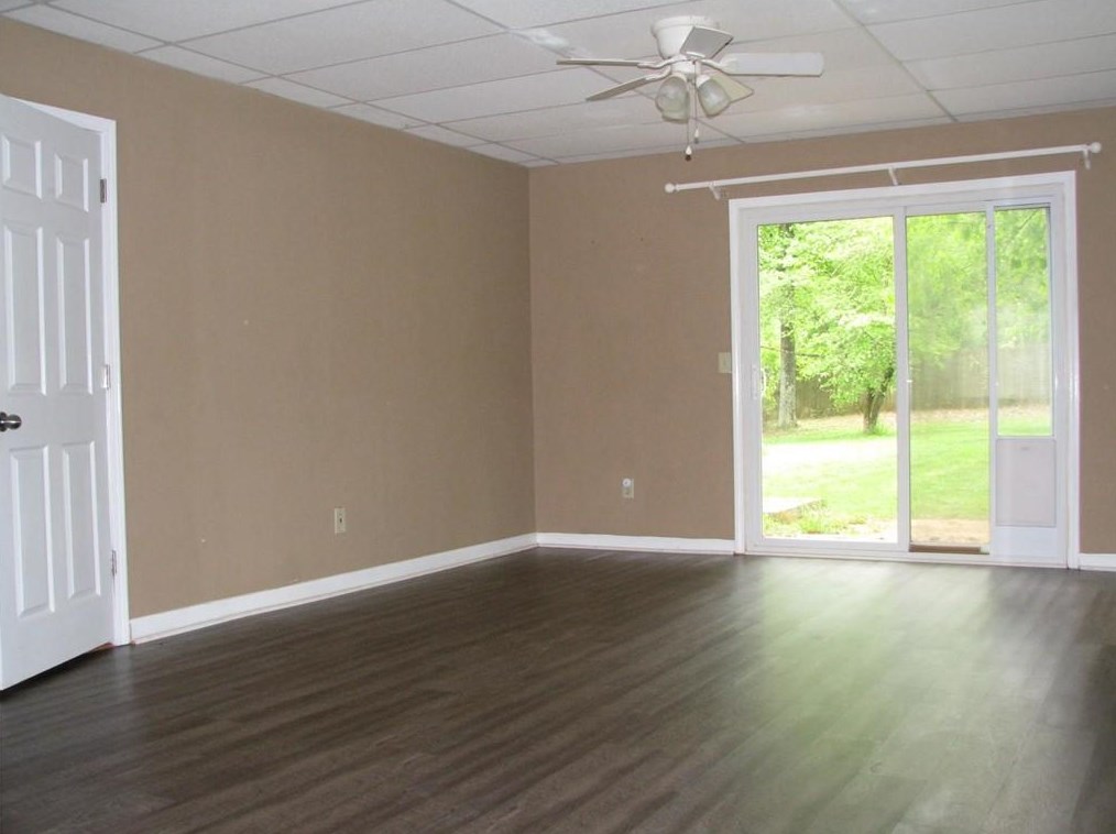 1109 Chesterwick Trce, Holly Springs GA  30115-4110 exterior
