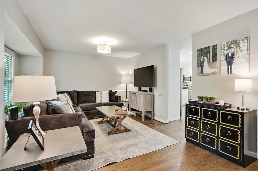 1061 Capital Club Cir, Atlanta GA  30319-2662 exterior