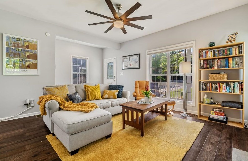 75 Hutchinson St, Atlanta GA  30307-3802 exterior