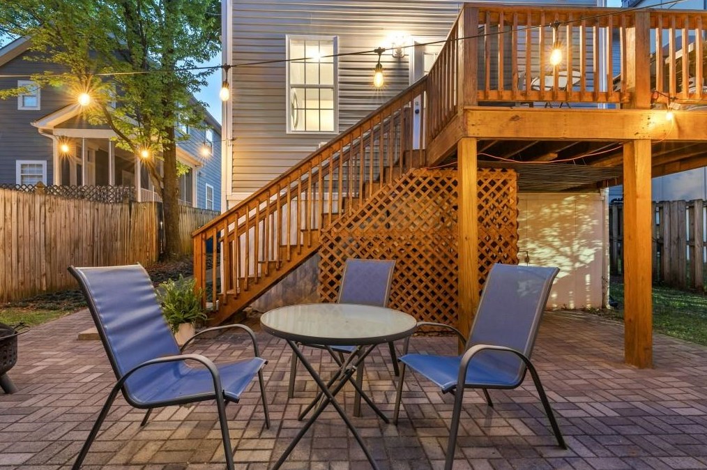 75 Hutchinson St, Atlanta GA  30307-3802 exterior