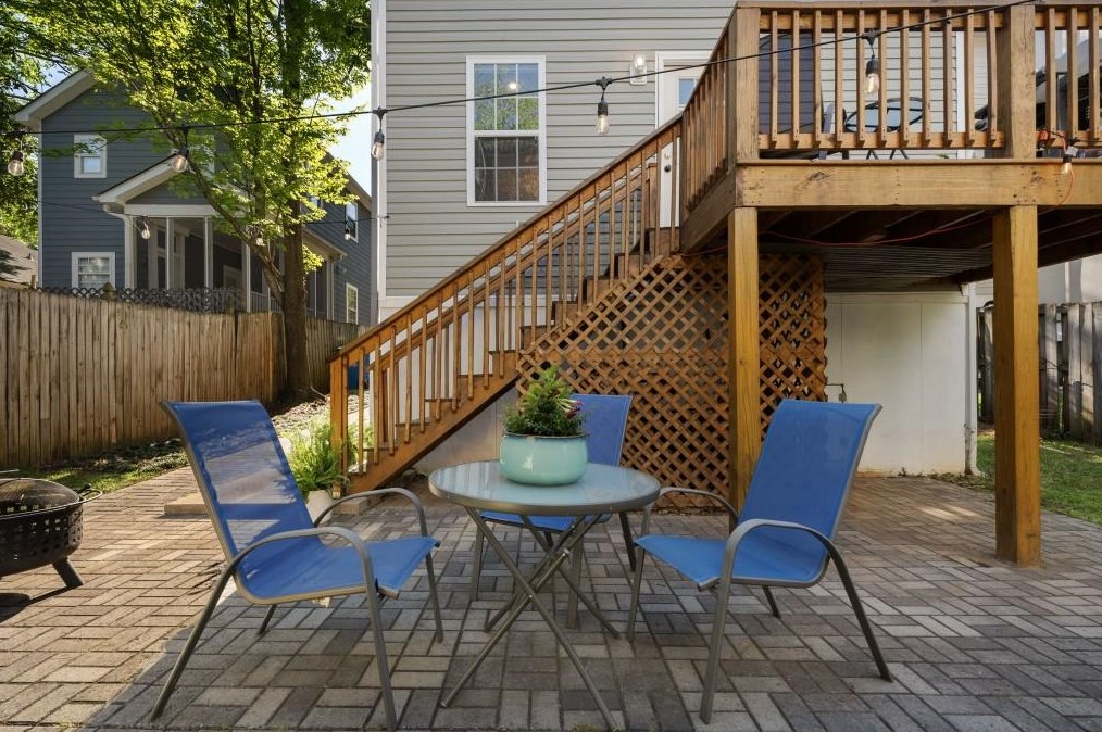 75 Hutchinson St, Atlanta GA  30307-3802 exterior