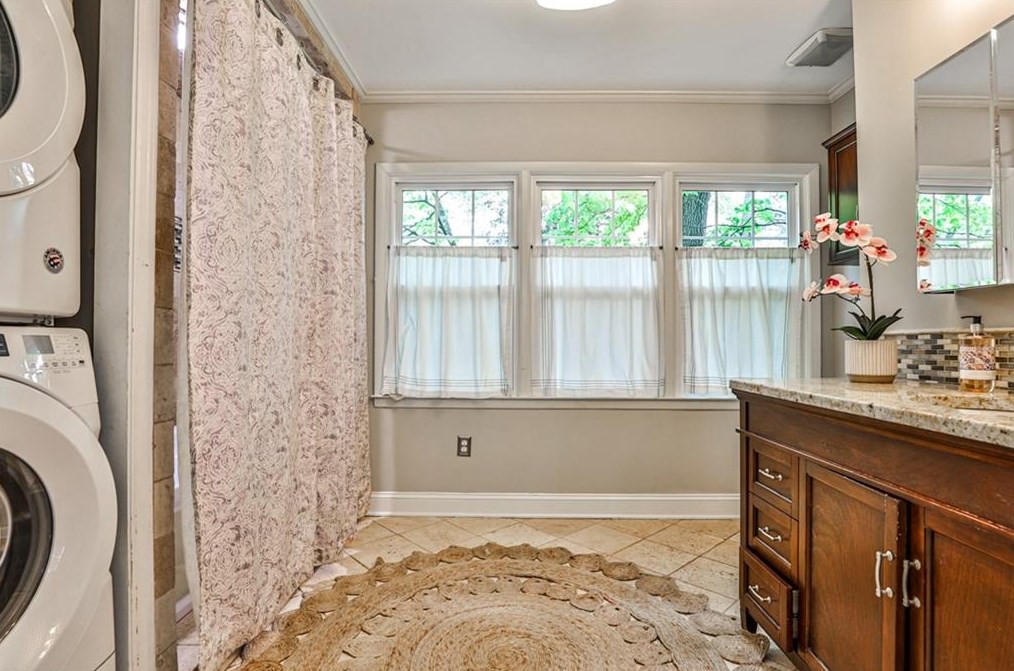 148 Willow Ln, Decatur GA  30030-1426 exterior