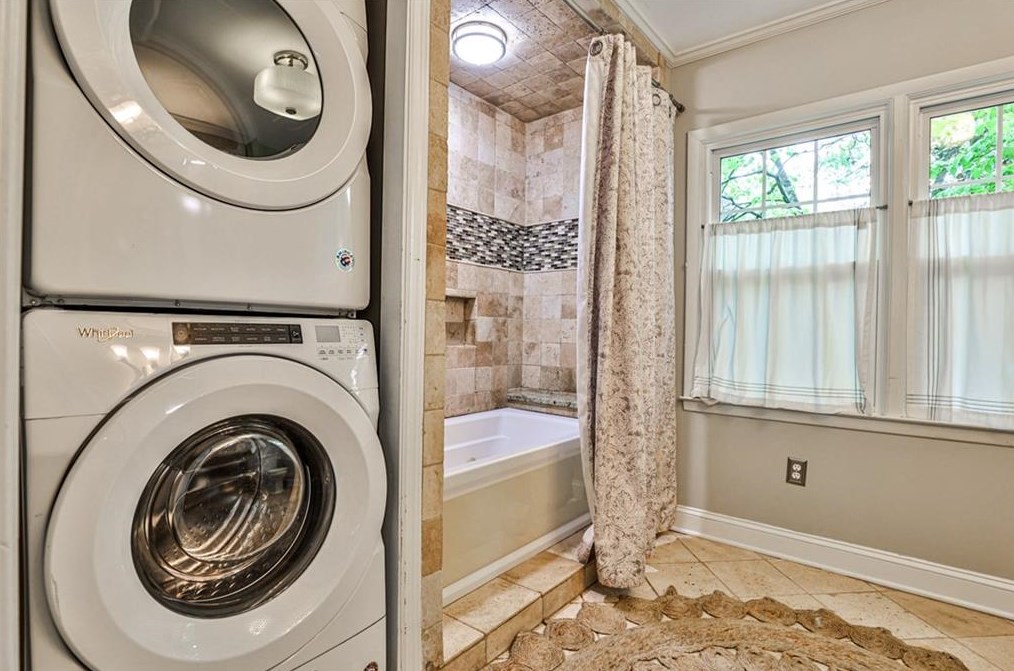 148 Willow Ln, Decatur GA  30030-1426 exterior