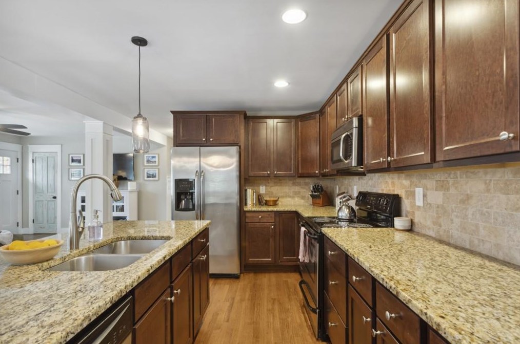 2726 Eastfield Rd, Smyrna GA  30080-3402 exterior