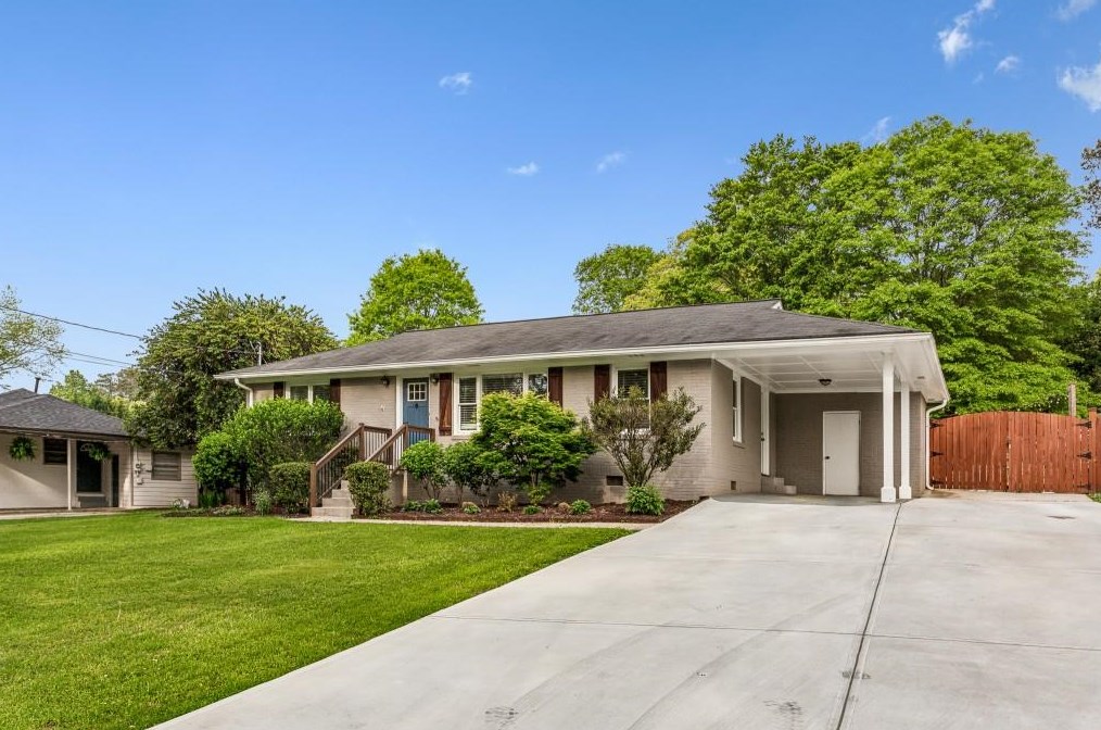 2726 Eastfield Rd, Smyrna GA  30080-3402 exterior