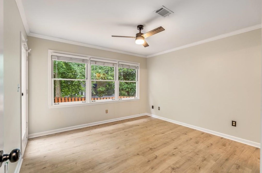 1810 Rockridge Pl, Atlanta GA  30324-5264 exterior