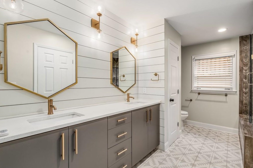 1810 Rockridge Pl, Atlanta GA  30324-5264 exterior