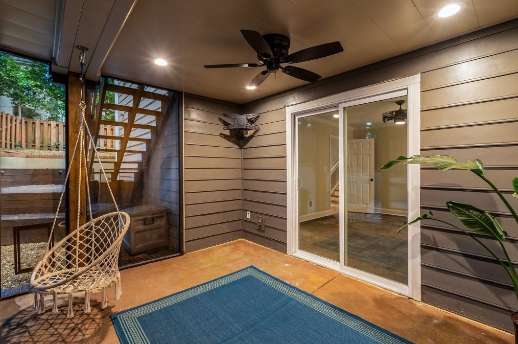 1810 Rockridge Pl, Atlanta GA  30324-5264 exterior