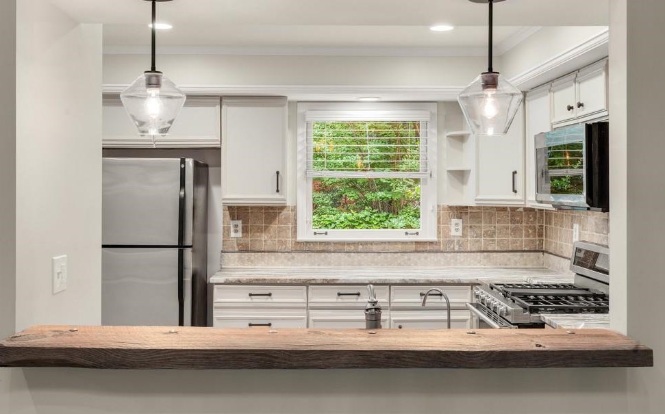 1810 Rockridge Pl, Atlanta GA  30324-5264 exterior