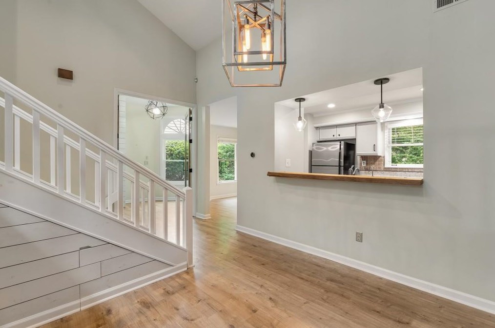 1810 Rockridge Pl, Atlanta GA  30324-5264 exterior