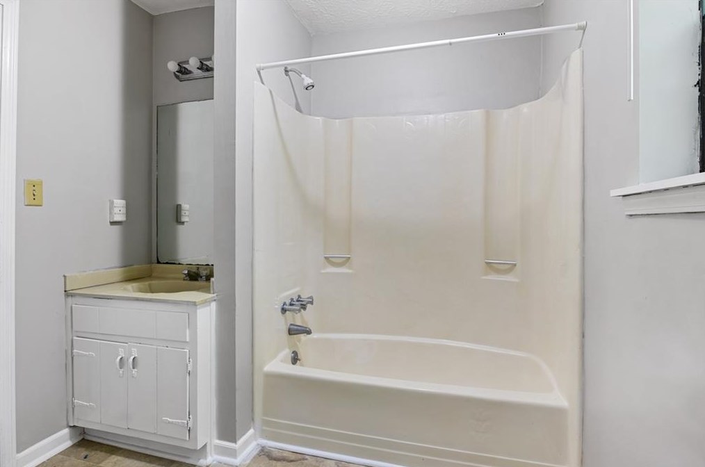 1761 Pne Crk Dr, Austell GA 30168-5140 exterior