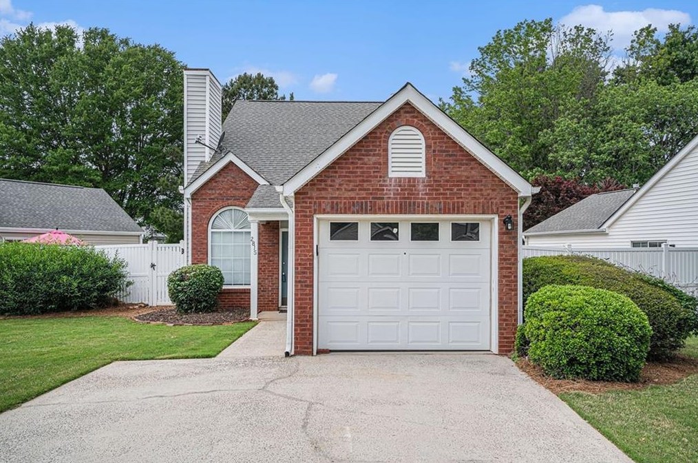 2815 Barnwood Xing, Duluth GA  30097-2178 exterior