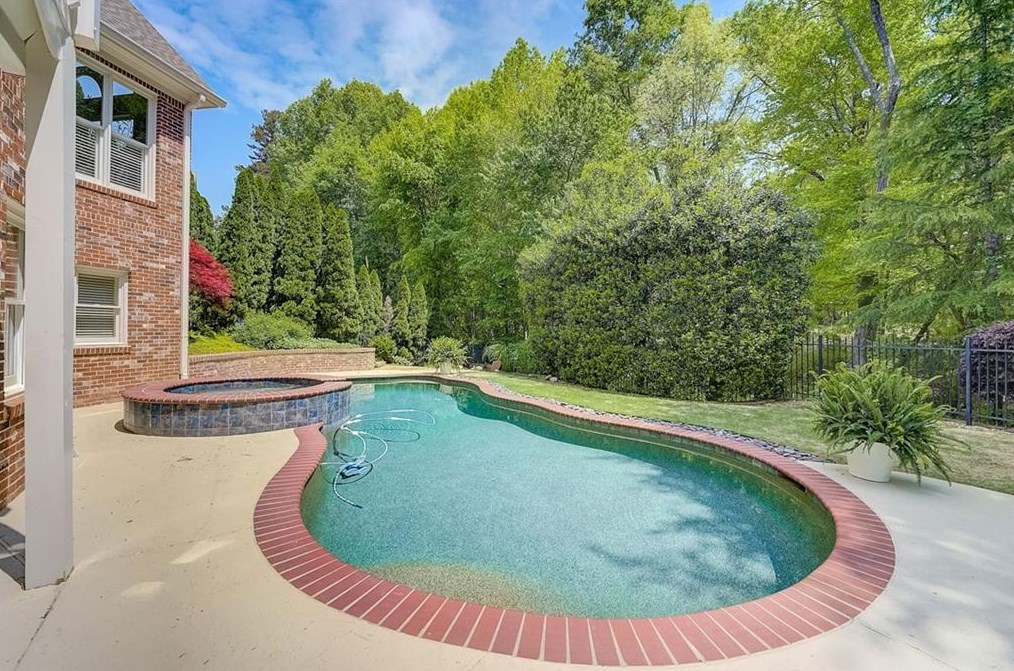 430 Majestic Cv, Alpharetta GA  30004-4567 exterior