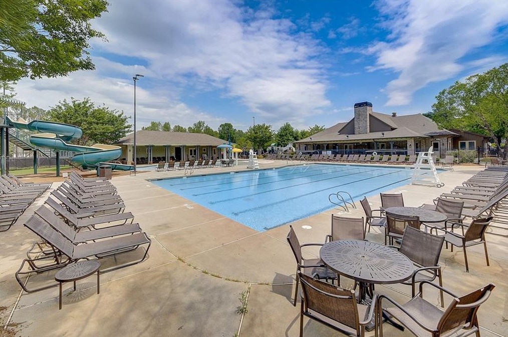 430 Majestic Cv, Alpharetta GA  30004-4567 exterior