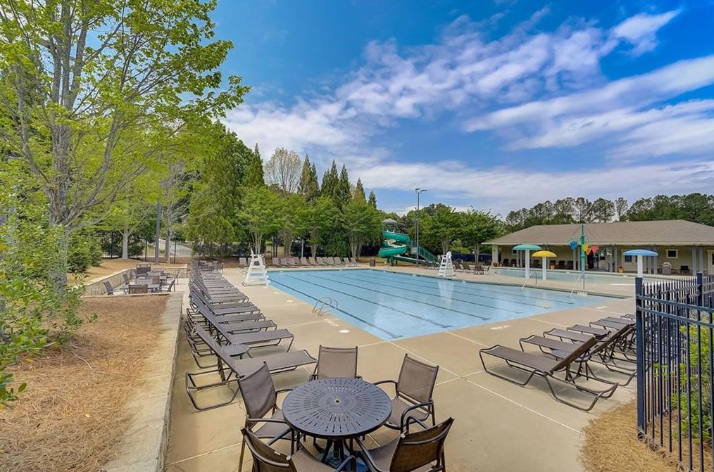 430 Majestic Cv, Alpharetta GA  30004-4567 exterior