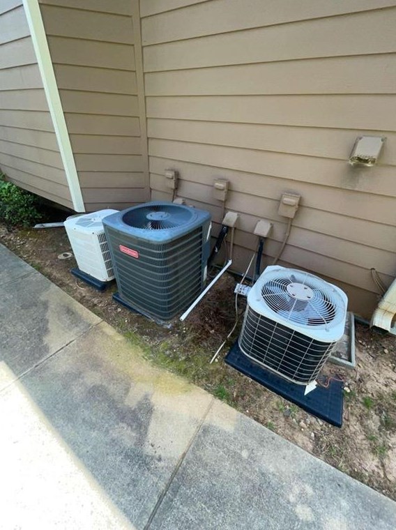 312 Pine Needle Ct, Stockbridge GA 30281-1595 exterior