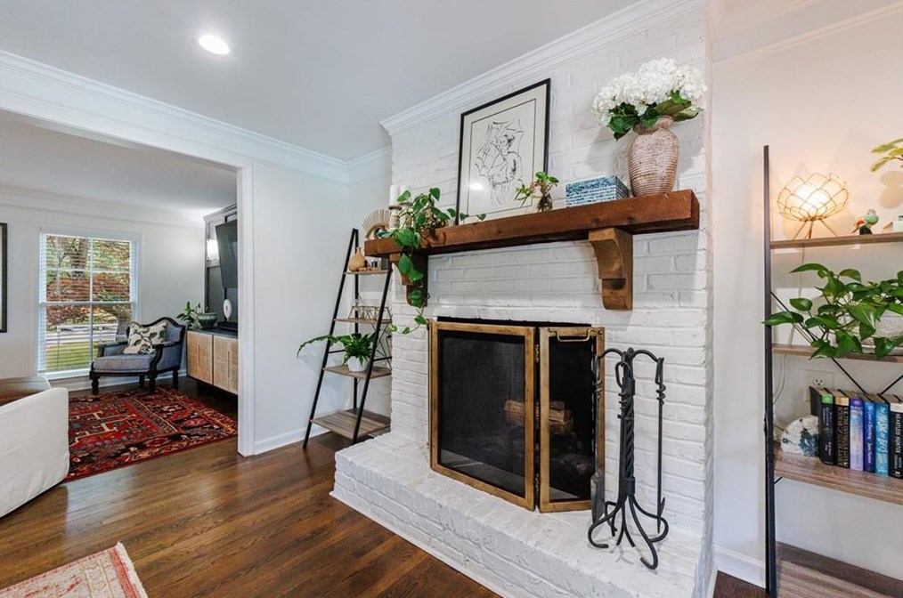 4804 Chamblee Dunwoody Rd, Atlanta GA  30338-5606 exterior