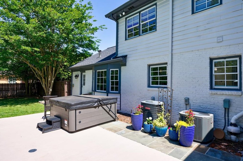 4804 Chamblee Dunwoody Rd, Atlanta GA  30338-5606 exterior