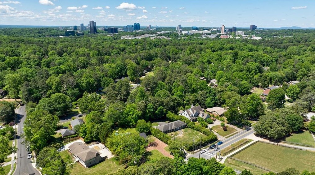 4804 Chamblee Dunwoody Rd, Atlanta GA  30338-5606 exterior
