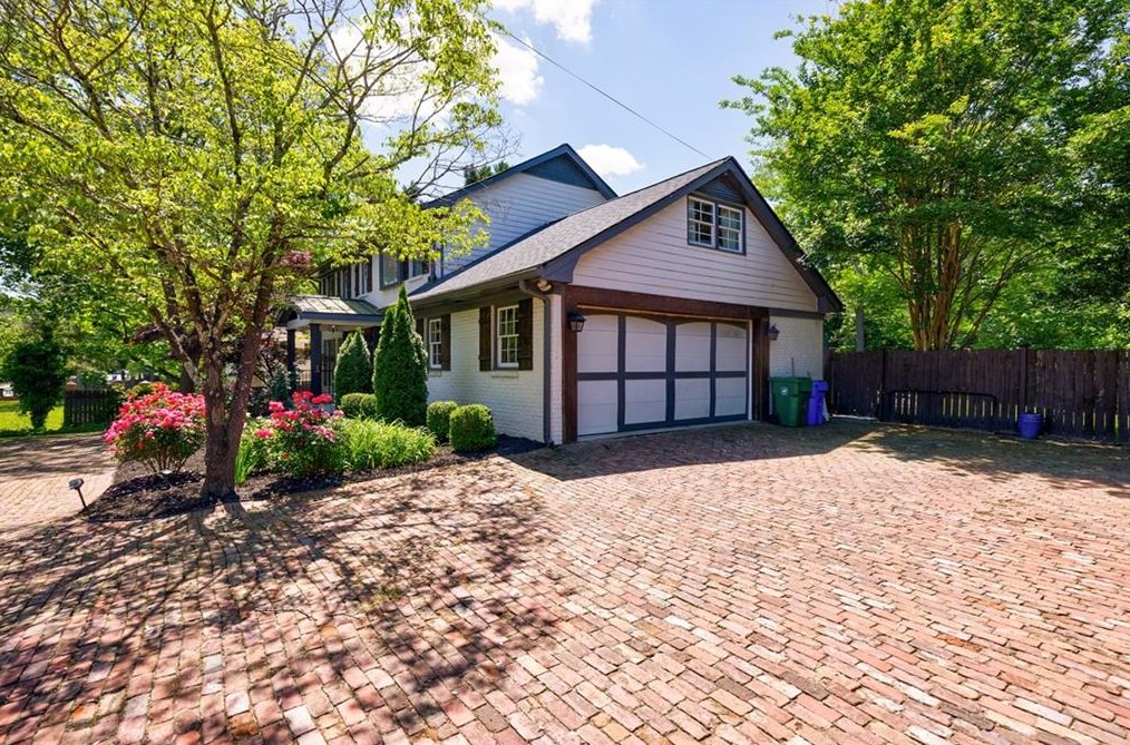 4804 Chamblee Dunwoody Rd, Atlanta GA  30338-5606 exterior