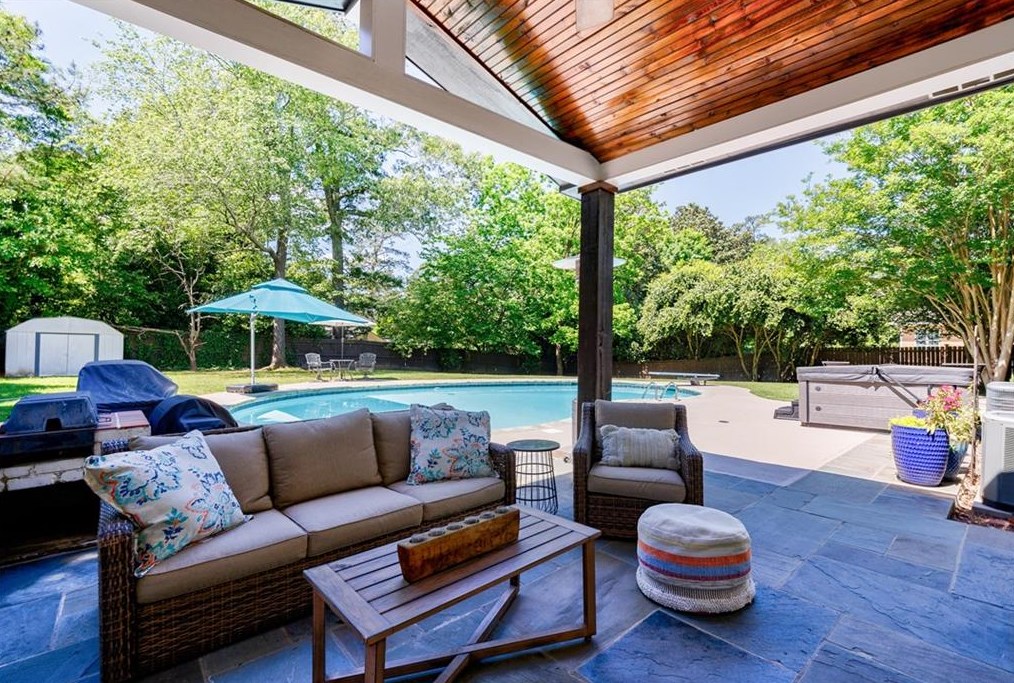 4804 Chamblee Dunwoody Rd, Atlanta GA  30338-5606 exterior