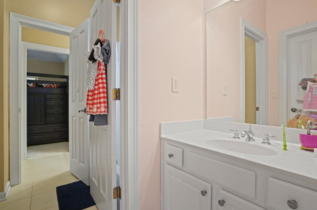 5093 Healey Dr, Smyrna GA  30082-5067 exterior