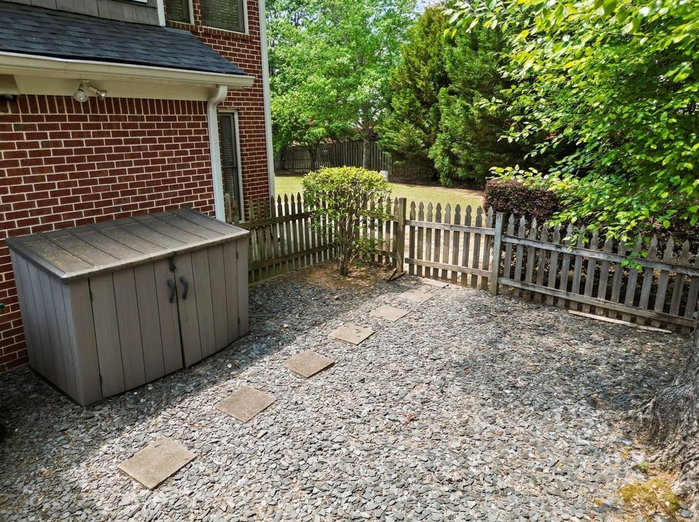 5093 Healey Dr, Smyrna GA  30082-5067 exterior