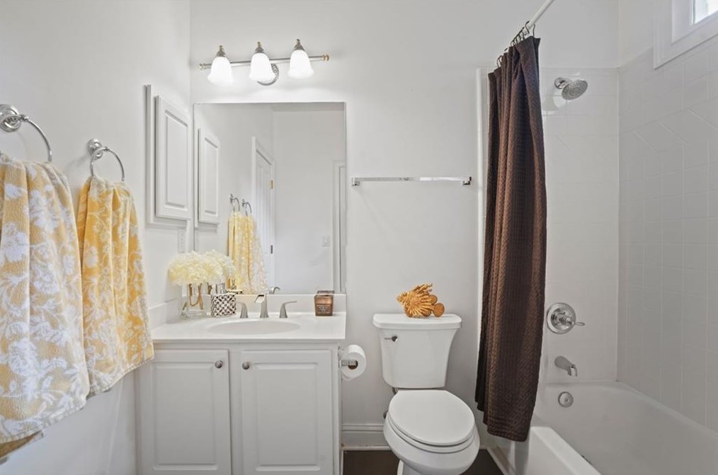 5093 Healey Dr, Smyrna GA  30082-5067 exterior