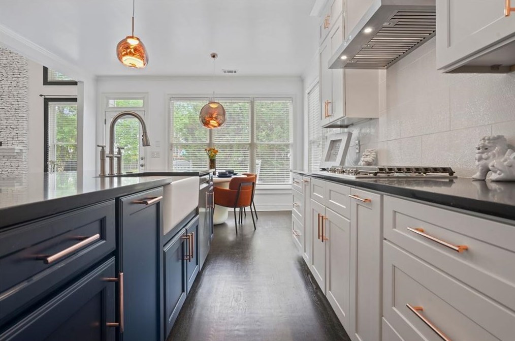 5093 Healey Dr, Smyrna GA  30082-5067 exterior