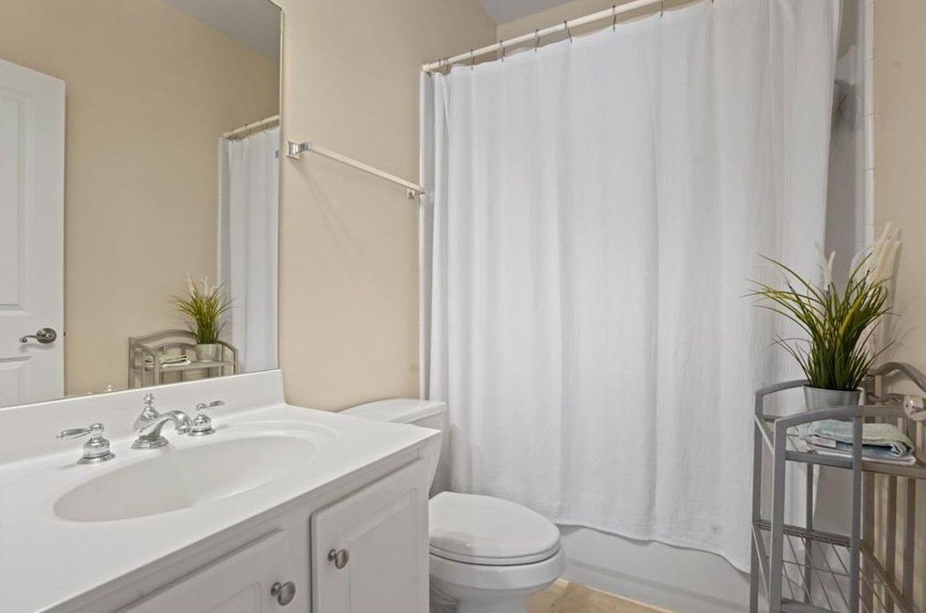 5093 Healey Dr, Smyrna GA  30082-5067 exterior