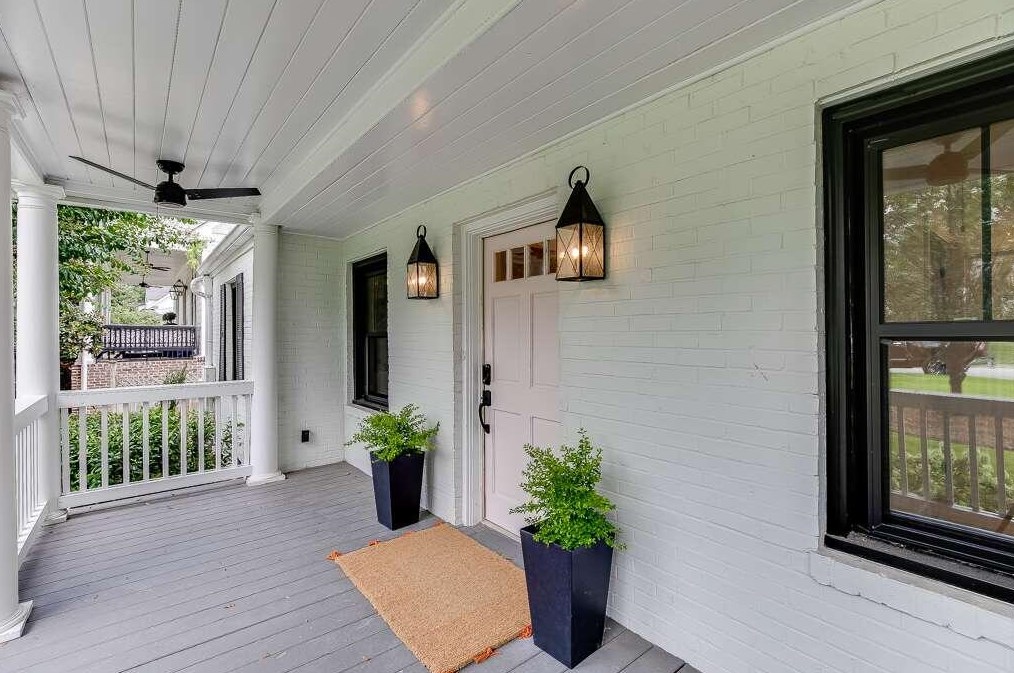 239 Midvale Dr, Atlanta GA  30342-3326 exterior