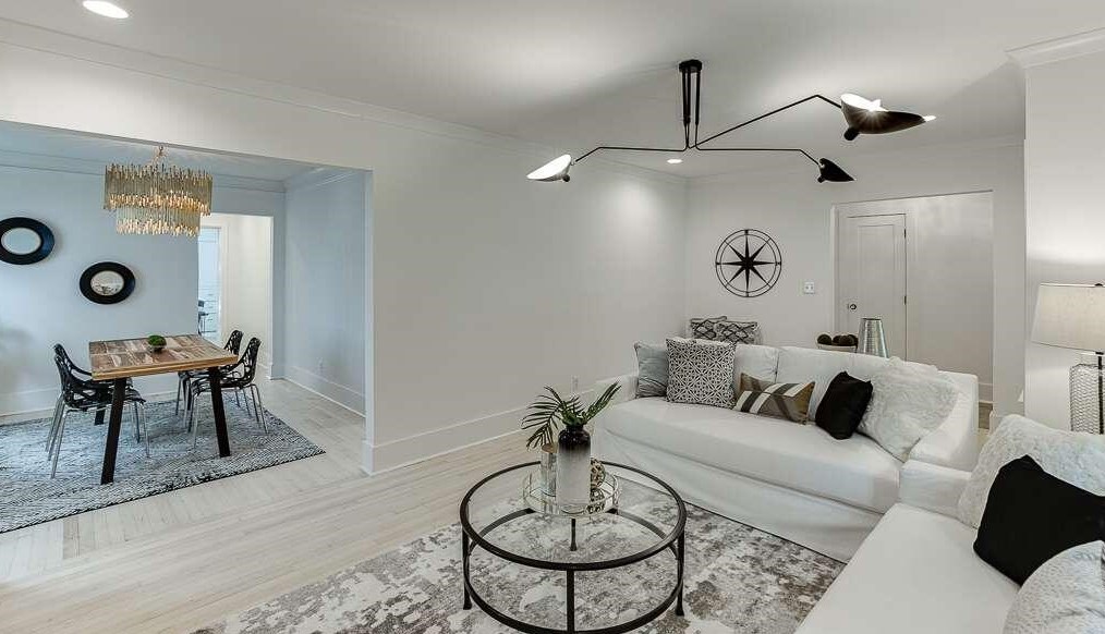 239 Midvale Dr, Atlanta GA  30342-3326 exterior