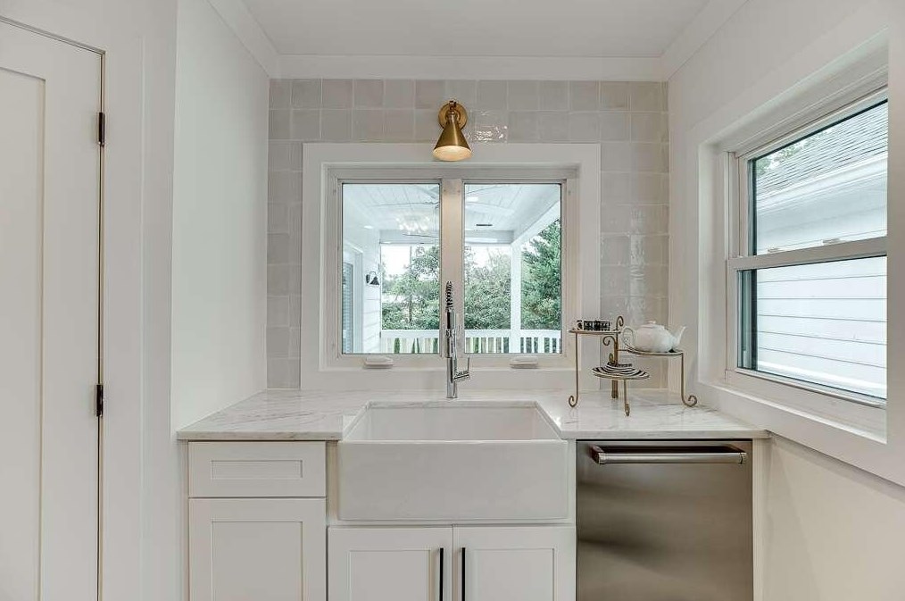 239 Midvale Dr, Atlanta GA  30342-3326 exterior