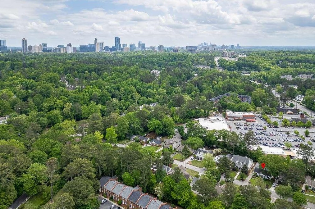 239 Midvale Dr, Atlanta GA  30342-3326 exterior