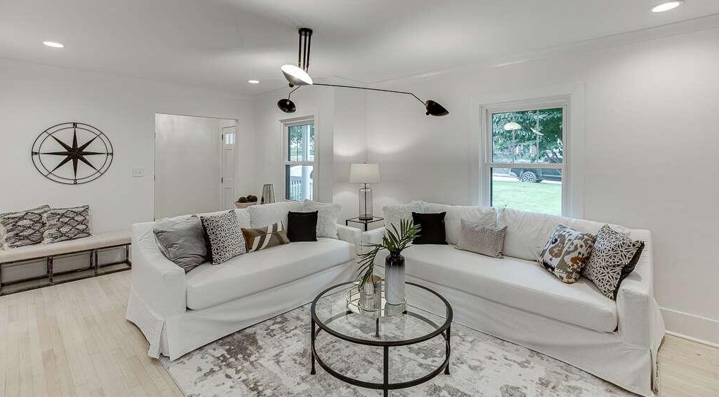 239 Midvale Dr, Atlanta GA  30342-3326 exterior