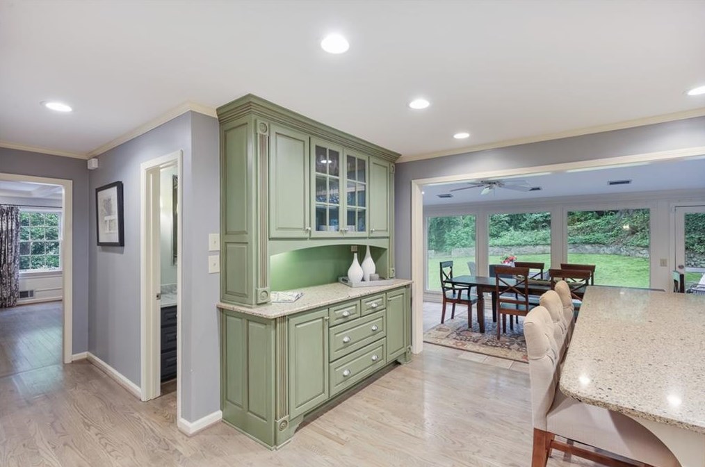 505 Hbr Dr, Atlanta GA  30328-2736 exterior