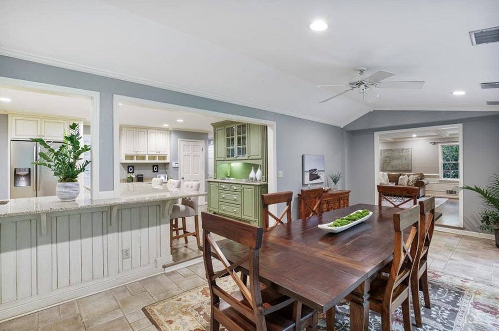 505 Hbr Dr, Atlanta GA  30328-2736 exterior