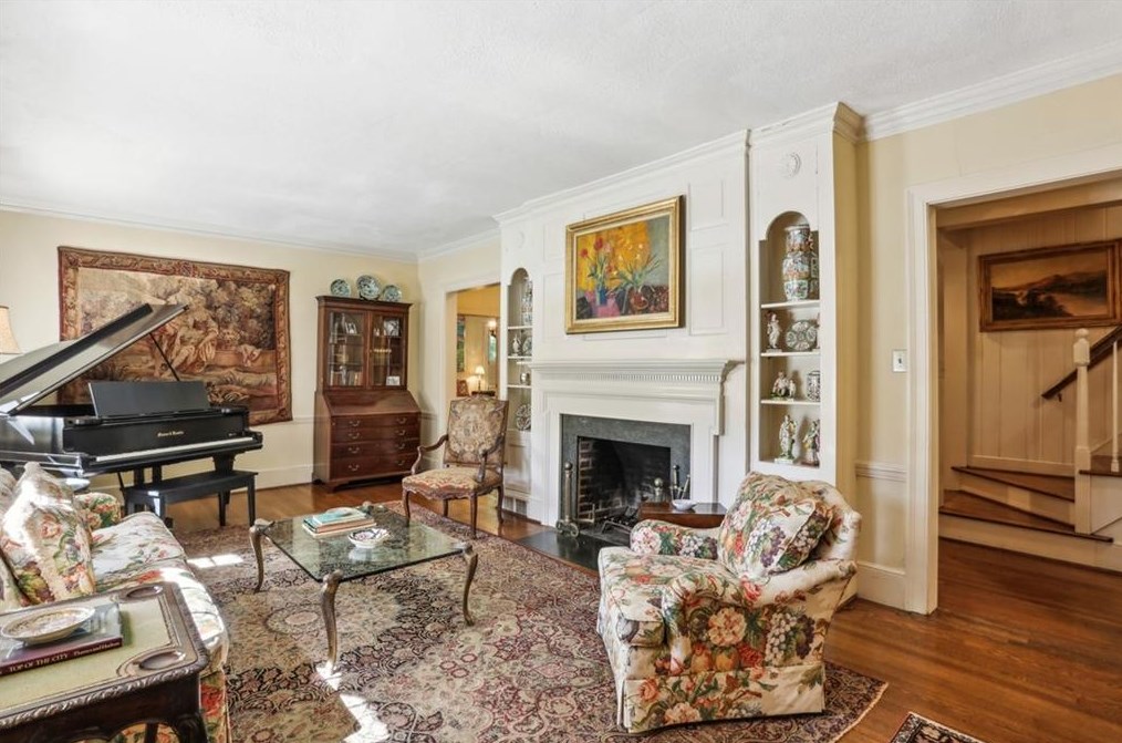 2426 Woodward Way, Atlanta GA  30305-4046 exterior