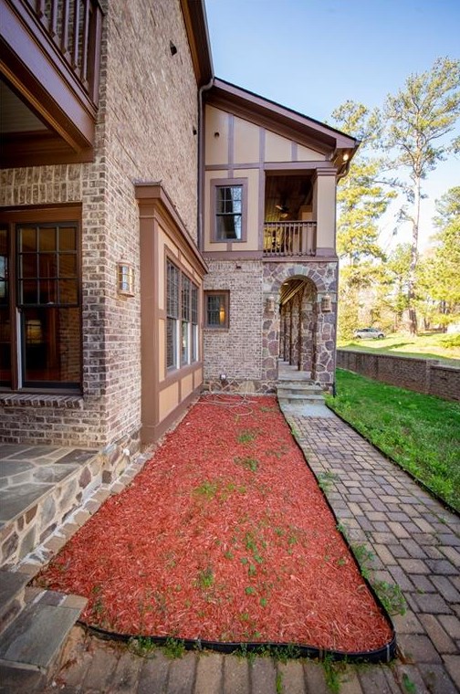1121 Wimberly Rd, Atlanta GA  30319-2636 exterior