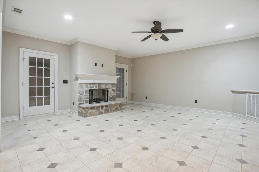 1121 Wimberly Rd, Atlanta GA  30319-2636 exterior