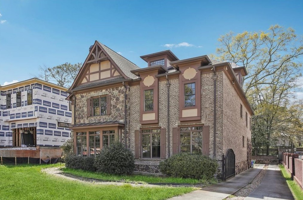 1121 Wimberly Rd, Atlanta GA  30319-2636 exterior